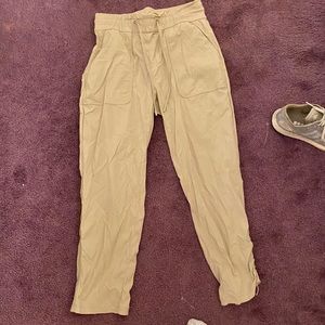 High waist Lululemon joggers with cinched sides